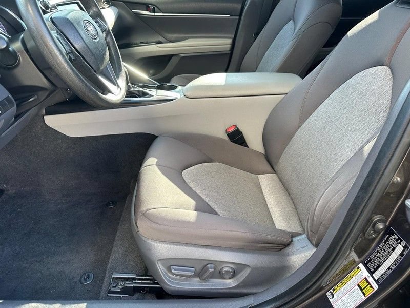 Used 2019 Toyota Camry LE w/ Convenience Package FWD image 25
