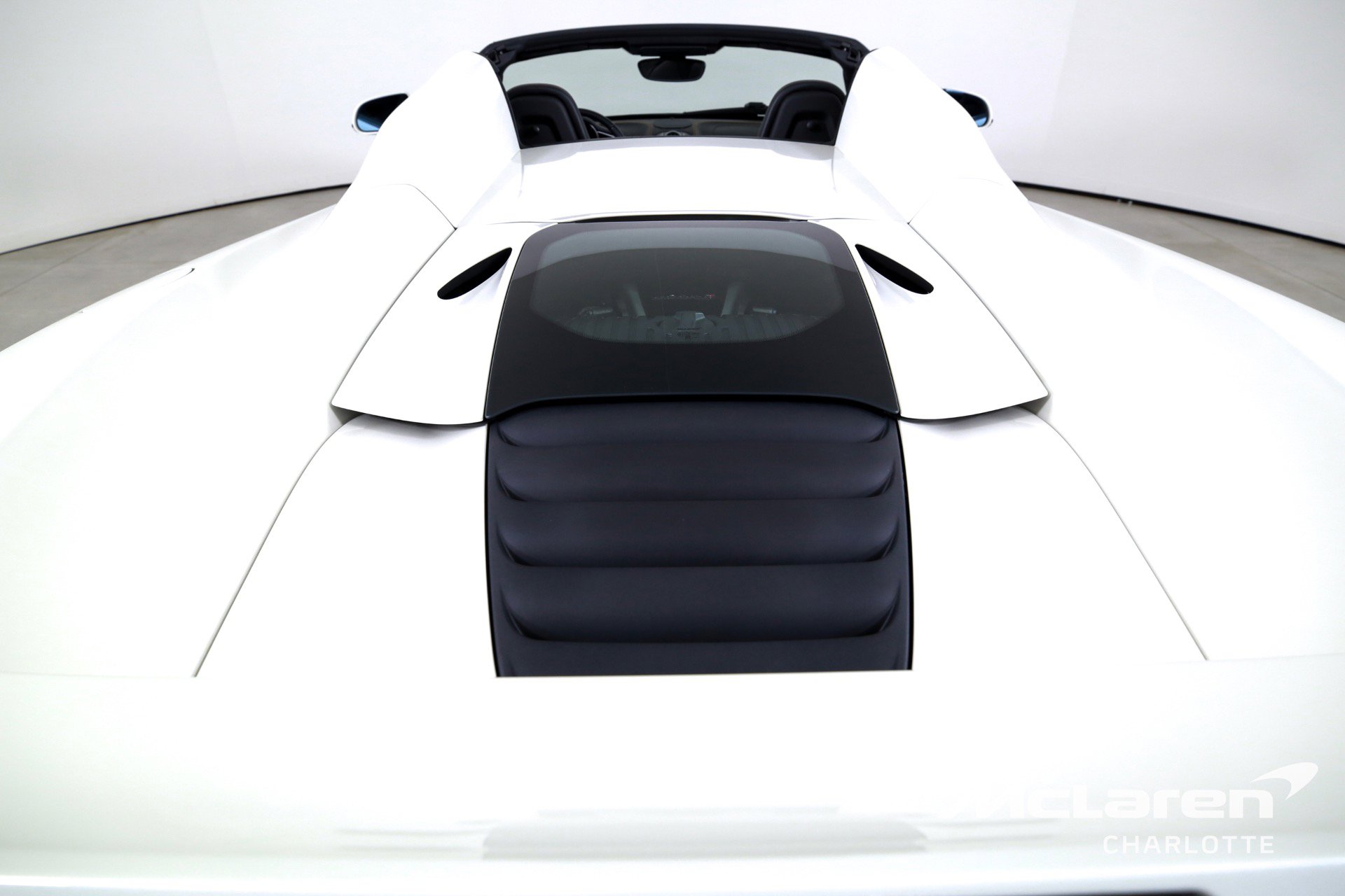 Used 2015 McLaren 650S Spider image 23