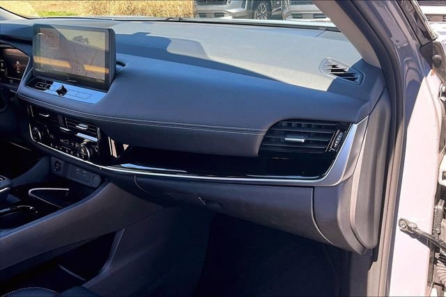 Certified 2025 Nissan Rogue SL image 23