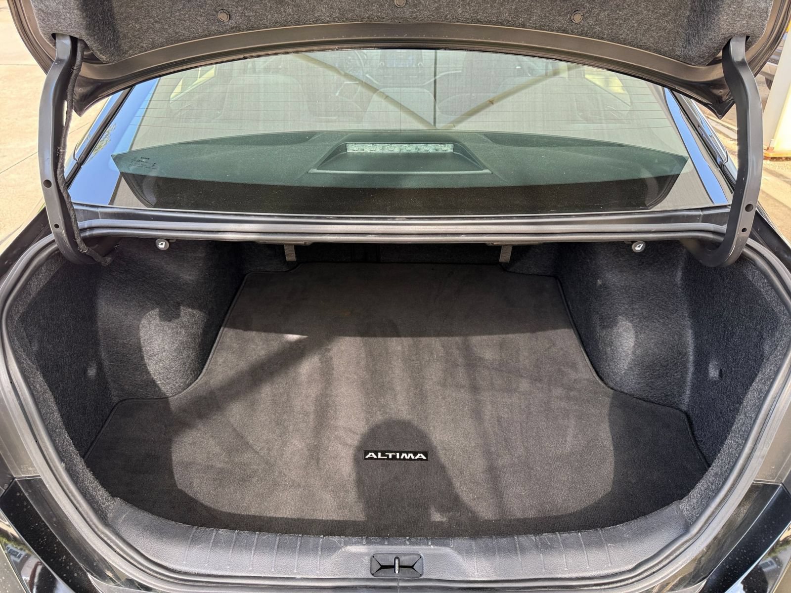 Used 2025 Nissan Altima 2.5 SV FWD image 26