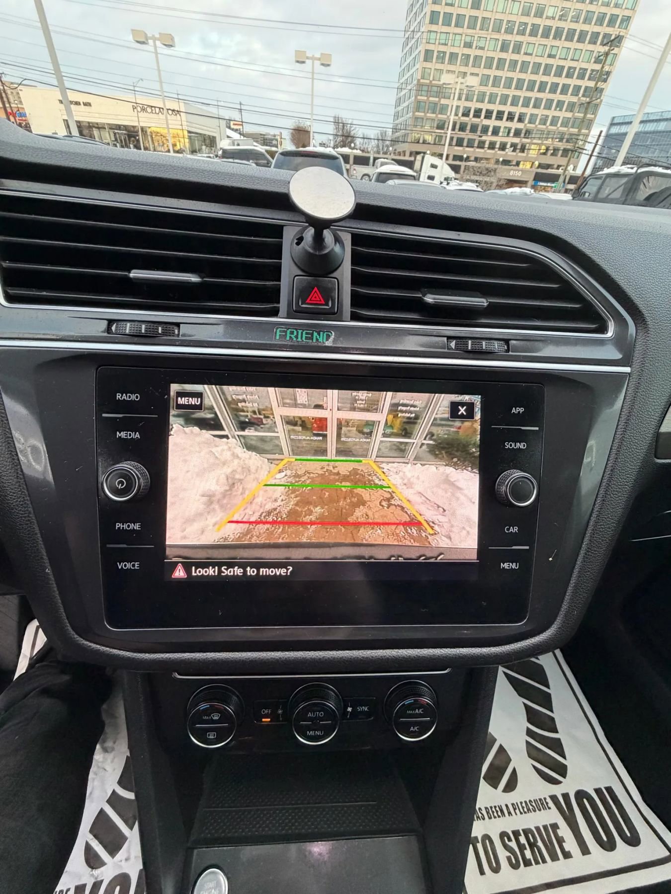 Used 2020 Volkswagen Tiguan S image 23