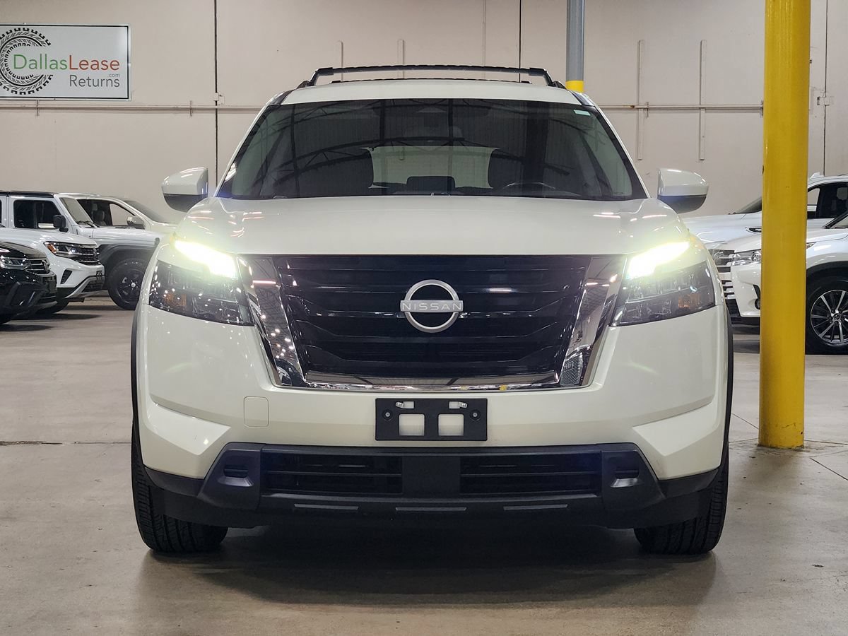 Used 2023 Nissan Pathfinder SV FWD image 2