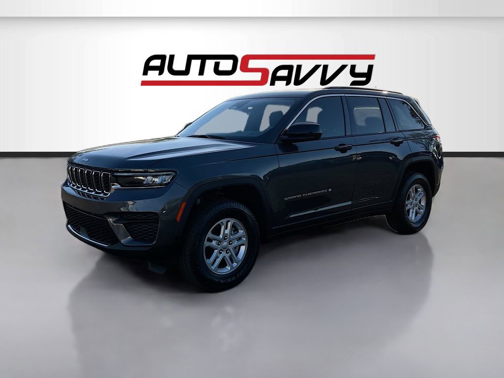 Used 2025 Jeep Grand Cherokee Laredo w/ Trailer Tow Package RWD image 3