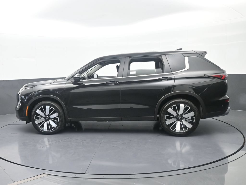 New 2026 Mitsubishi Outlander SE FWD image 3
