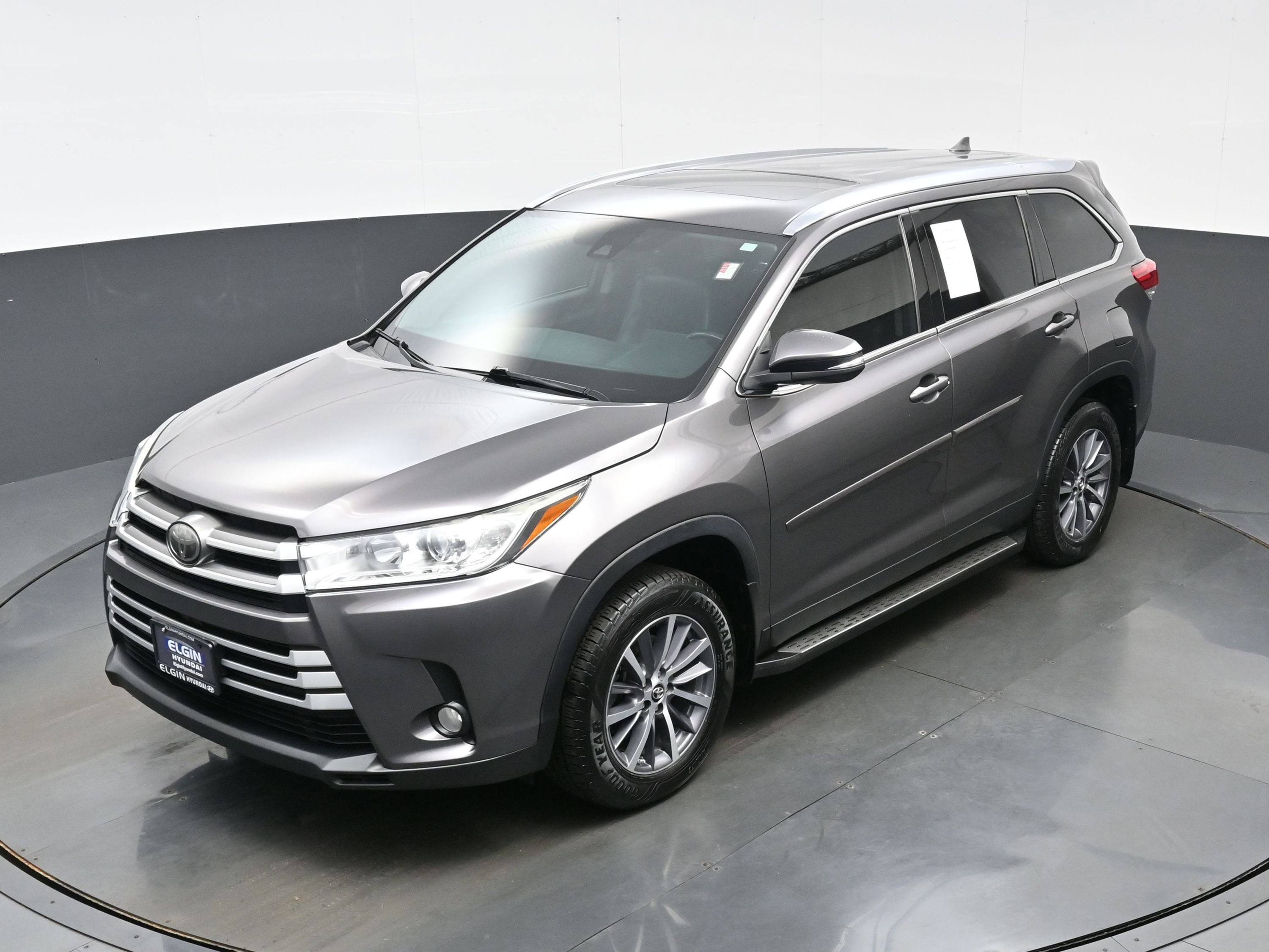 Used 2019 Toyota Highlander XLE AWD/4WD image 35
