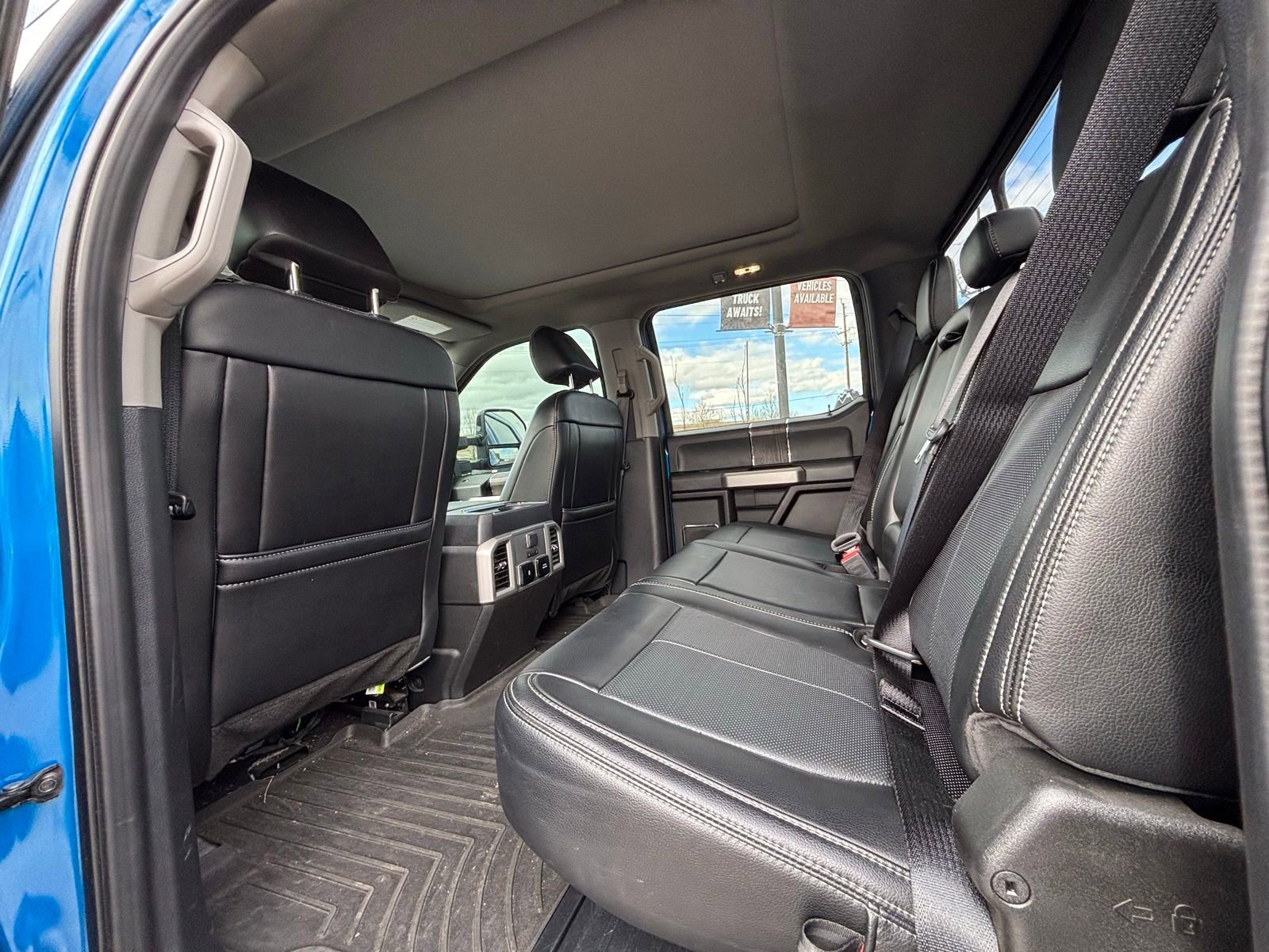 Used 2021 Ford F350 Lariat image 19