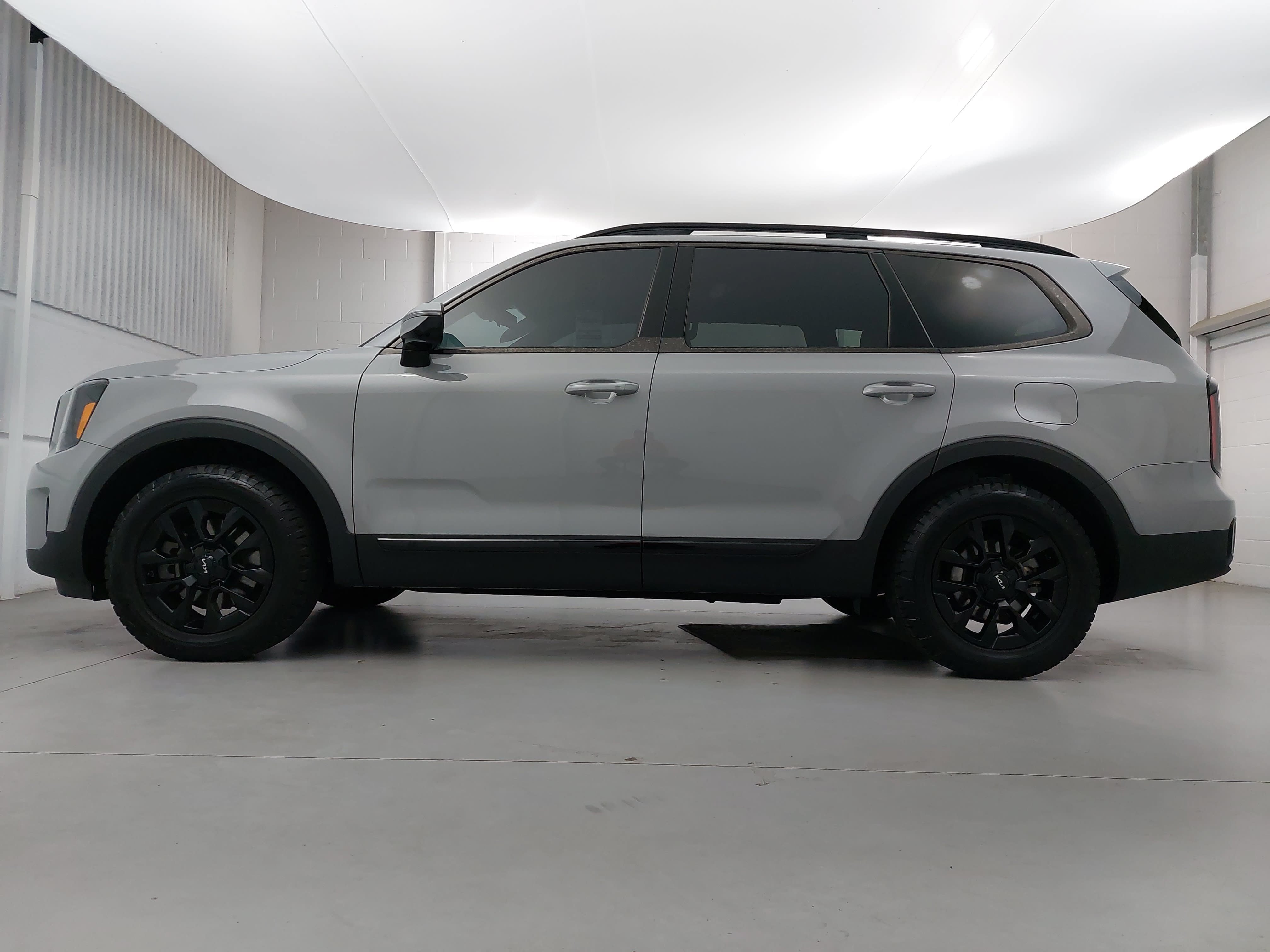 Used 2024 Kia Telluride SX Prestige X-Pro AWD/4WD image 2