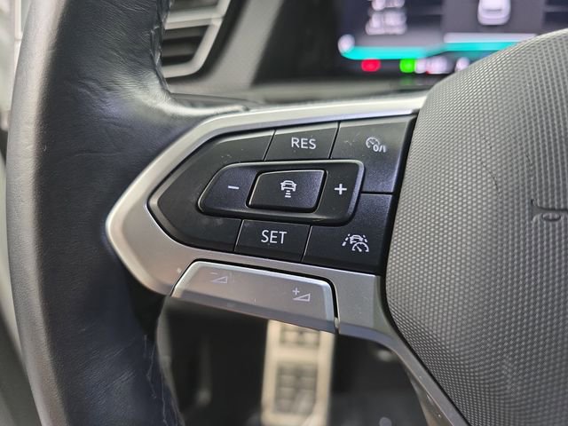 Used 2024 Volkswagen Atlas Cross Sport SEL R-Line AWD/4WD image 37