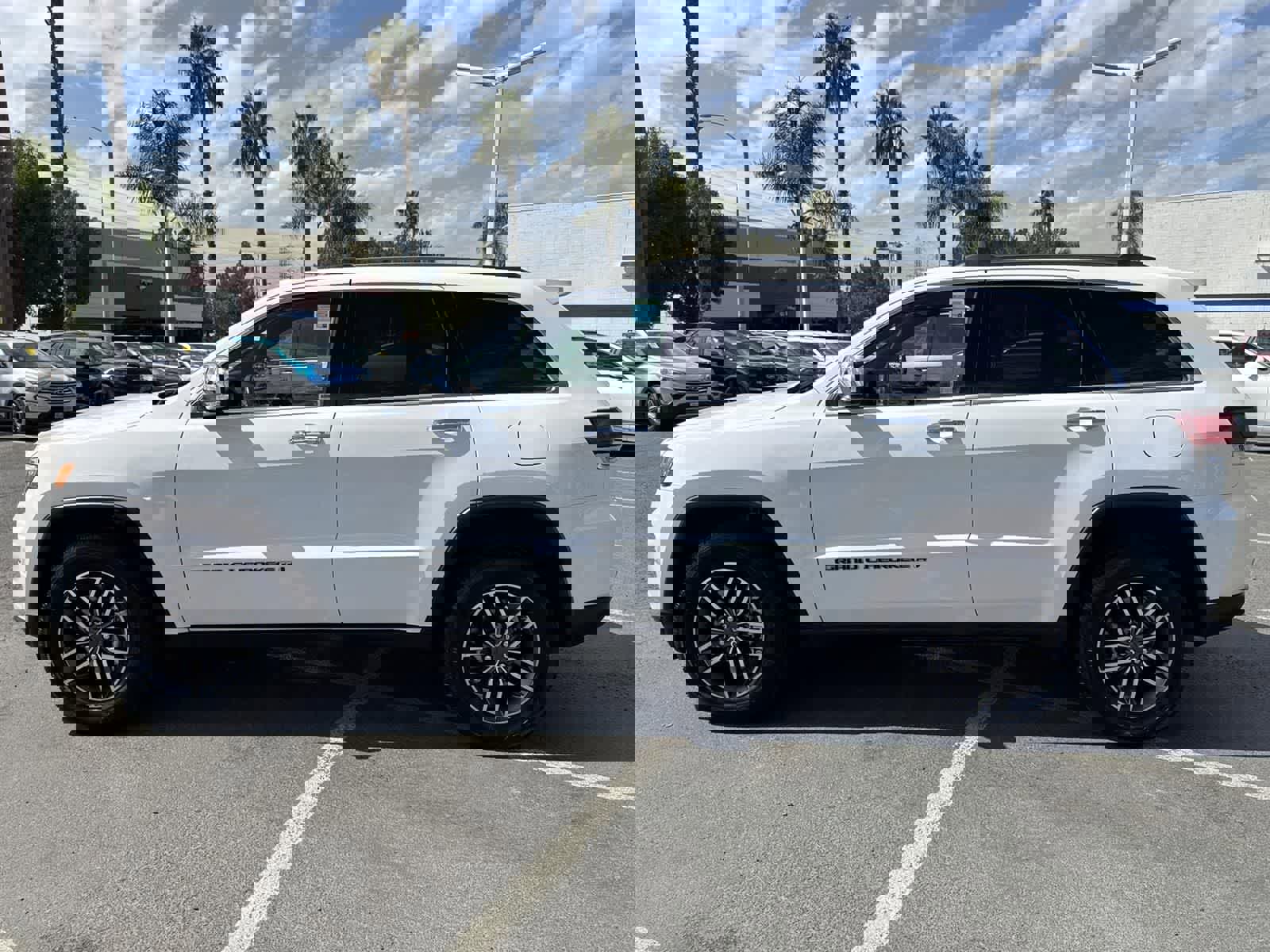 Used 2022 Jeep Grand Cherokee Limited image 5