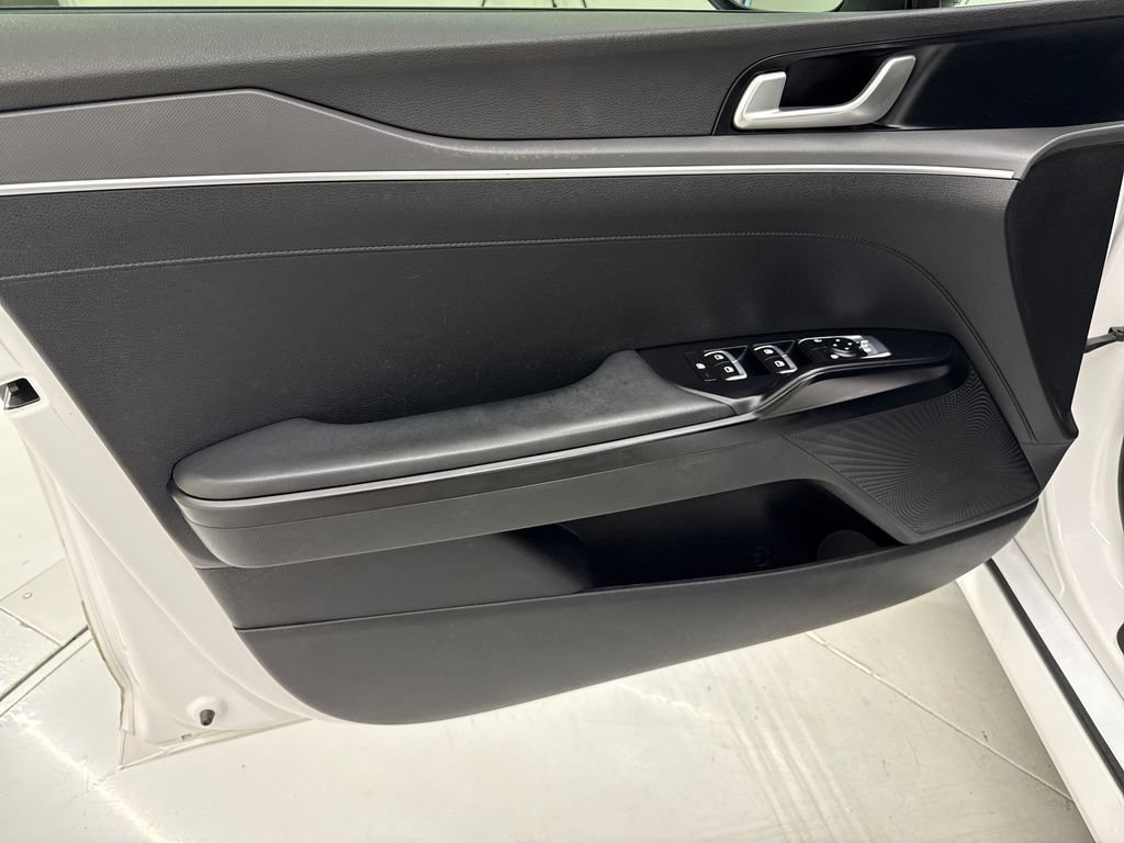 Used 2022 Kia K5 LX FWD image 11