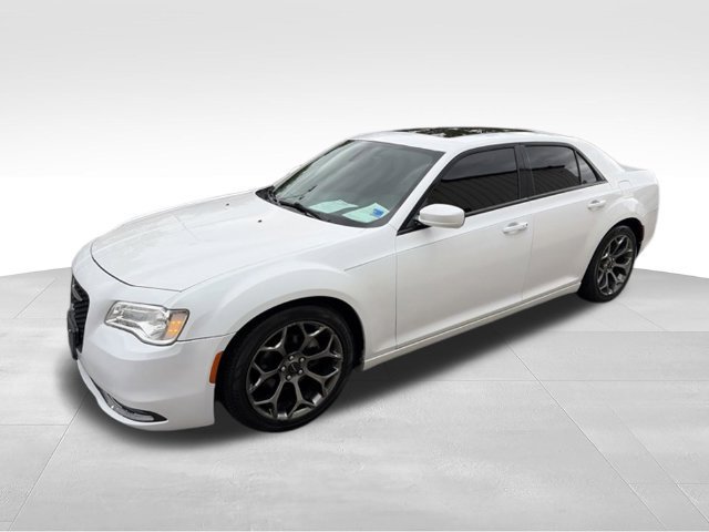 Used 2015 Chrysler 300 S RWD image 37