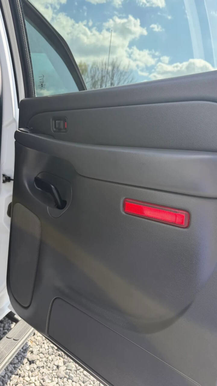 Used 2007 Chevrolet Silverado 2500 LT w/ Heavy-Duty Power Package image 23