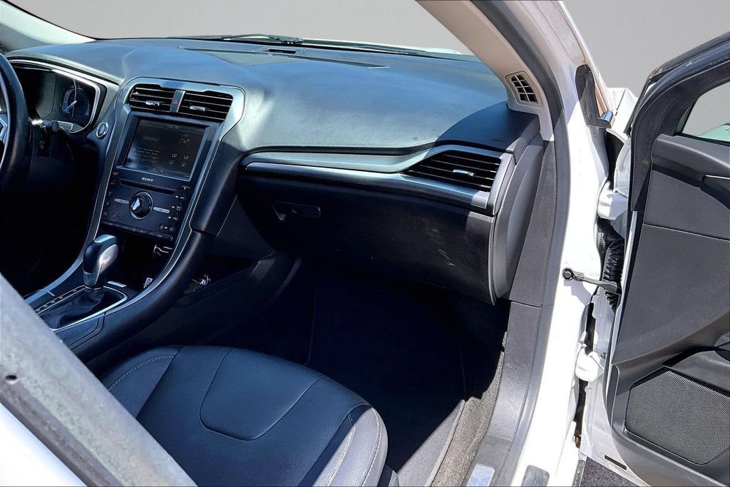 Used 2016 Ford Fusion Titanium FWD image 14