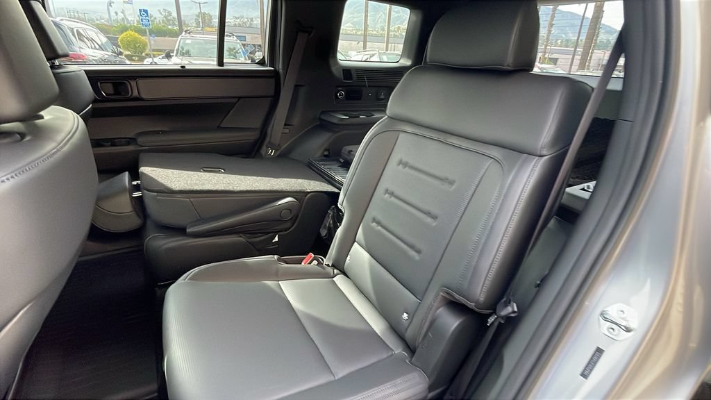 New 2026 Hyundai Santa Fe Calligraphy AWD/4WD image 16