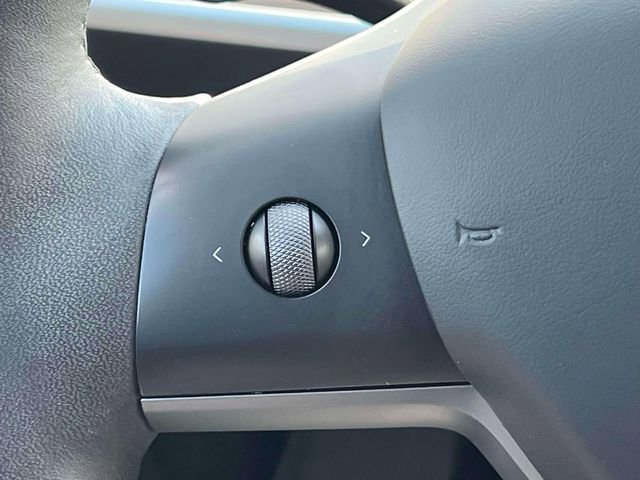 Used 2023 Tesla Model Y Long Range image 29
