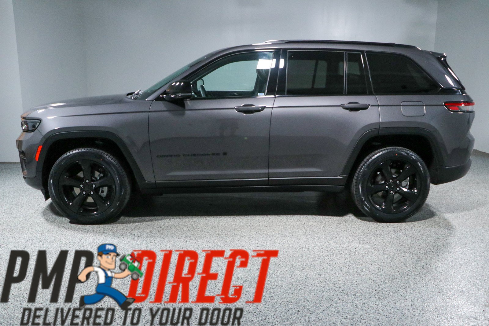 Used 2023 Jeep Grand Cherokee Altitude AWD/4WD image 10