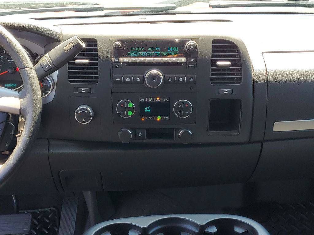 Used 2013 Chevrolet Silverado 1500 LT w/ All-Star Edition AWD/4WD image 23