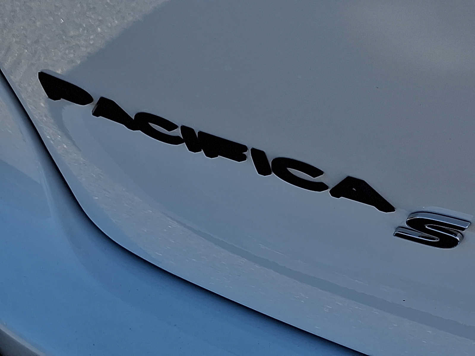 Used 2025 Chrysler Pacifica Limited FWD image 31
