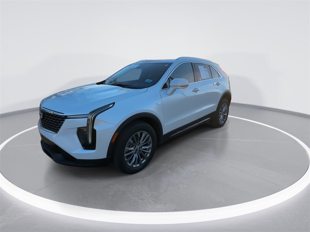 Used 2025 Cadillac XT4 Premium Luxury image 4