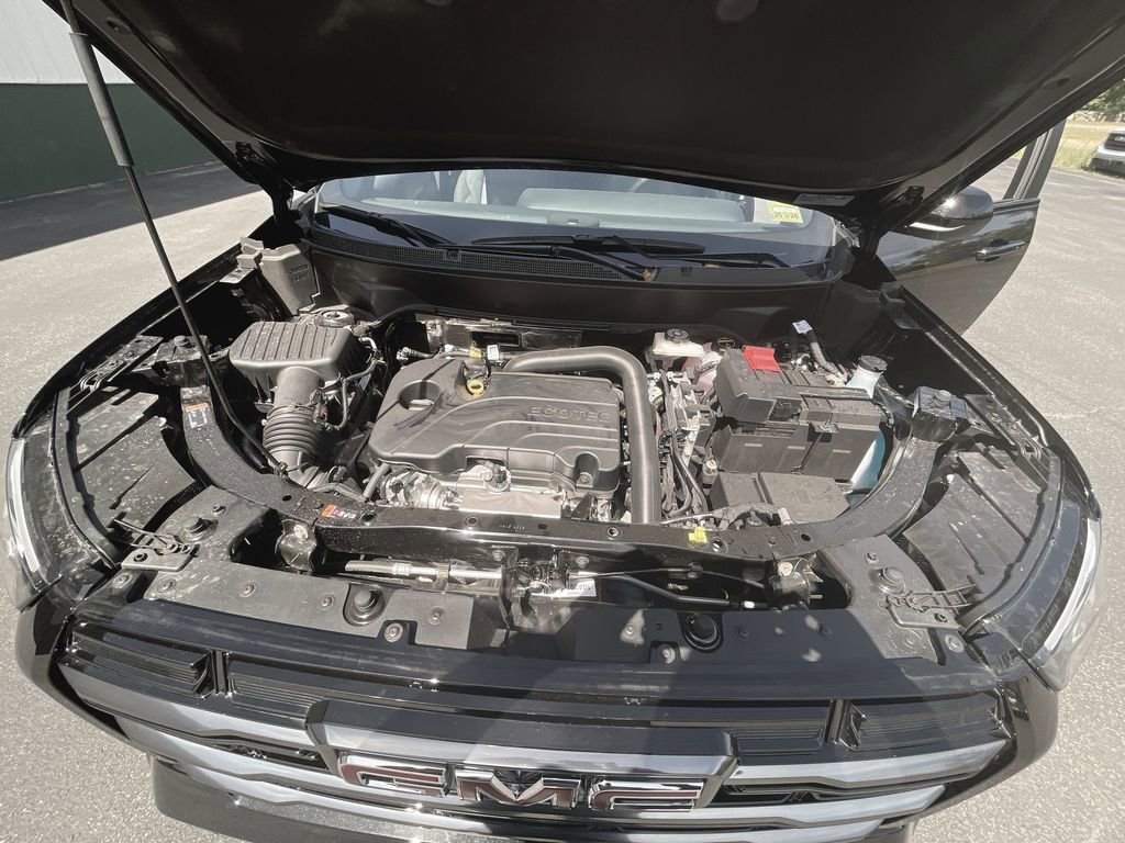 New 2026 GMC Terrain AT4 w/ LPO, Floor Liner Package image 36