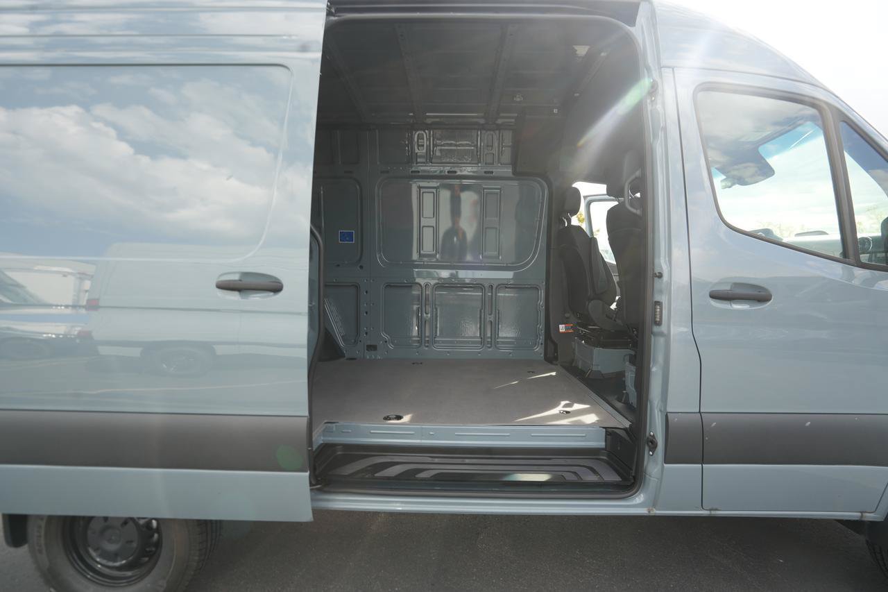New 2026 Mercedes-Benz Sprinter 2500 image 9