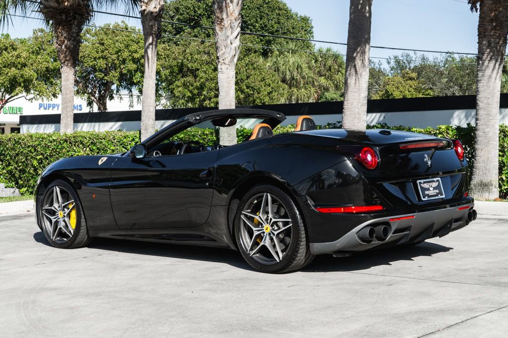 Used 2017 Ferrari California T image 5