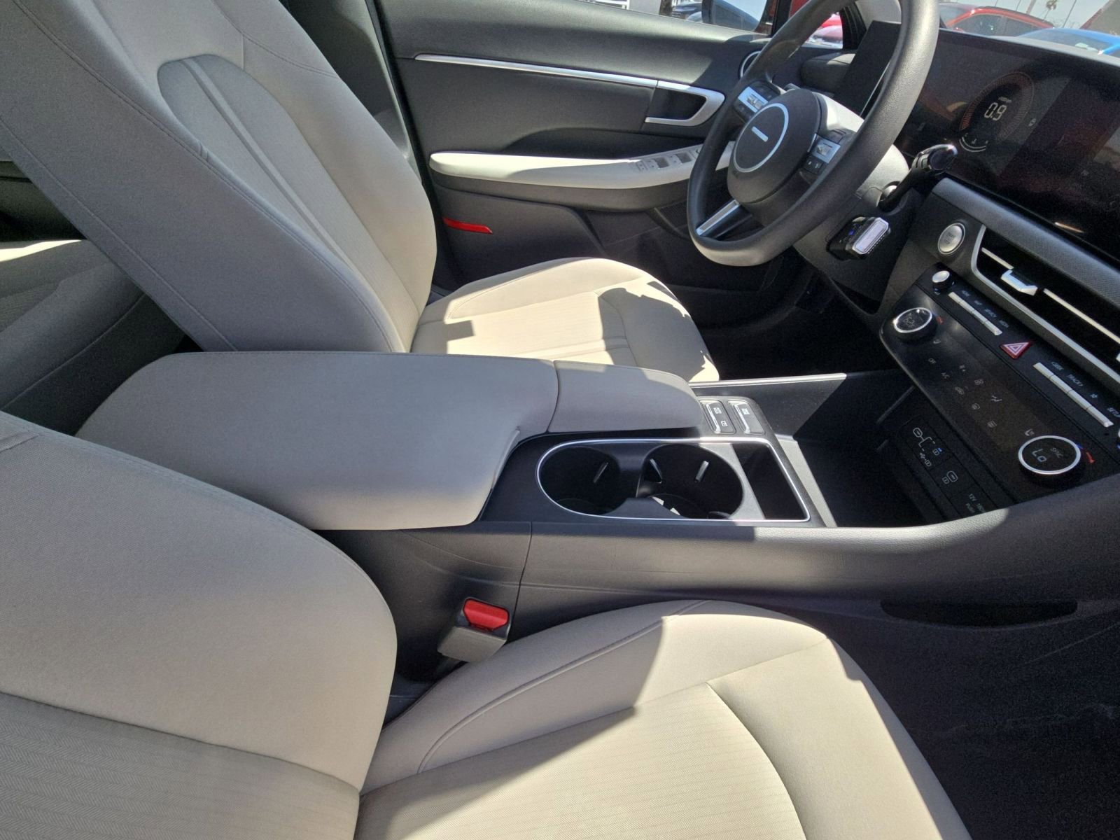 Used 2025 Hyundai Sonata SEL FWD image 16