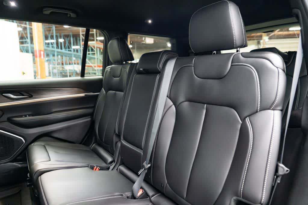 New 2026 Jeep Grand Cherokee L Limited AWD/4WD image 27
