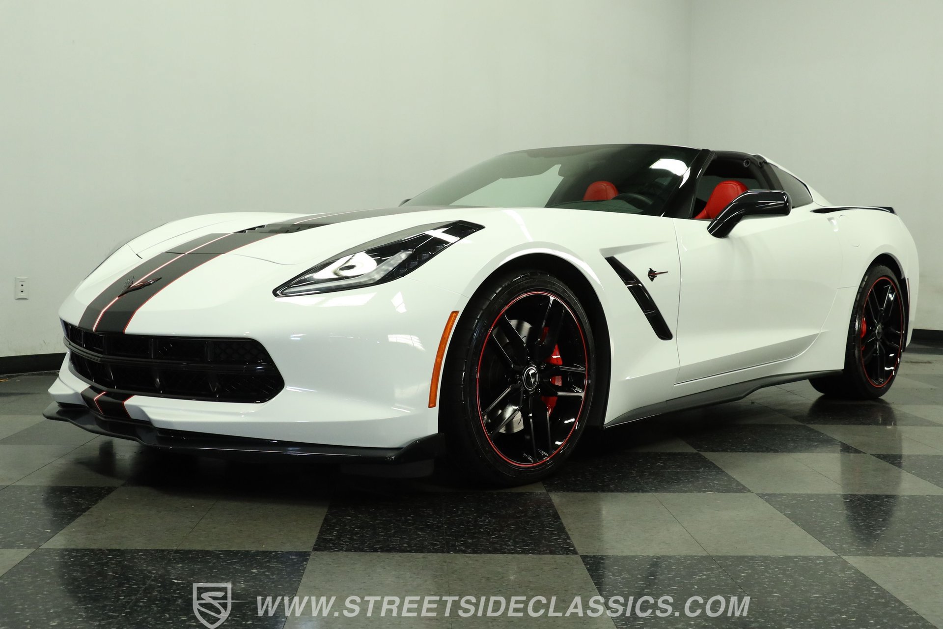 Used 2015 Chevrolet Corvette Stingray Coupe w/ Pacific Design Package RWD image 21