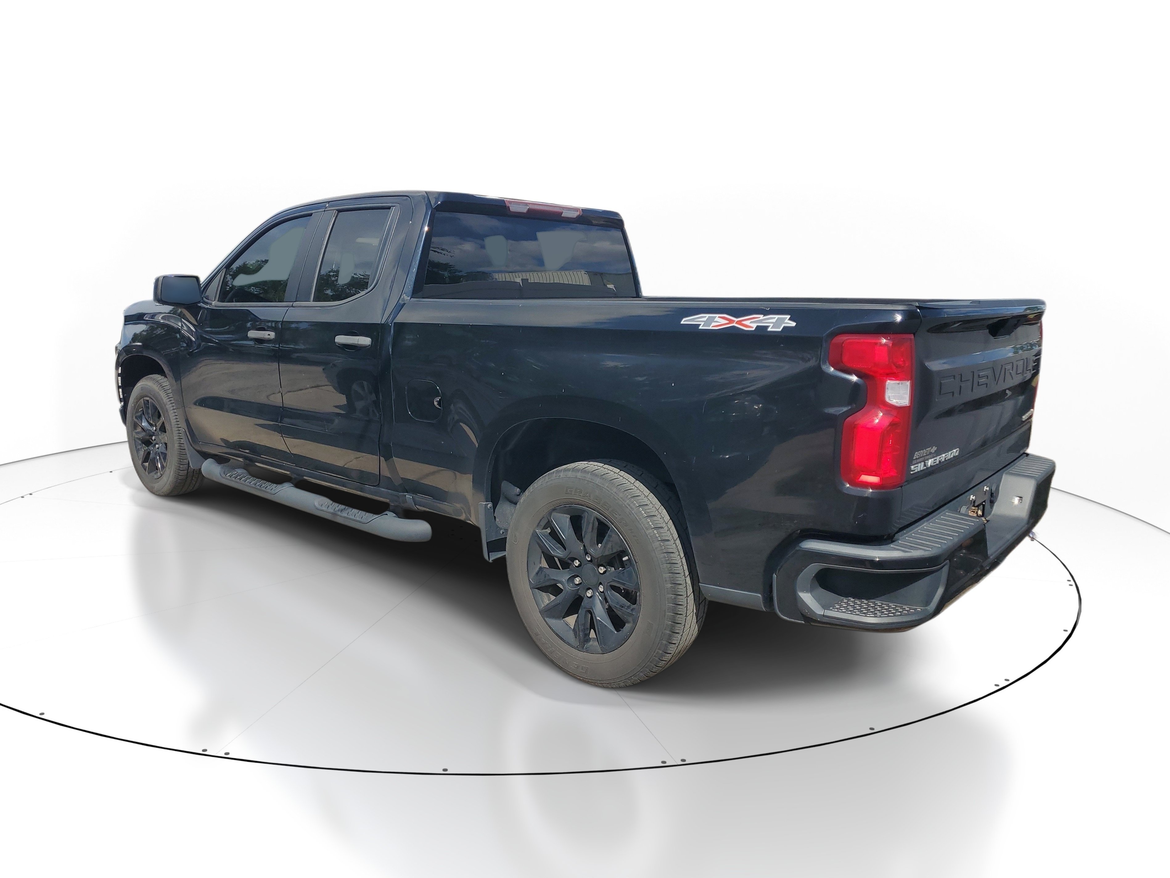 Used 2021 Chevrolet Silverado 1500 Custom AWD/4WD image 9