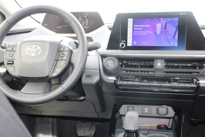 Used 2024 Toyota Prius LE image 21