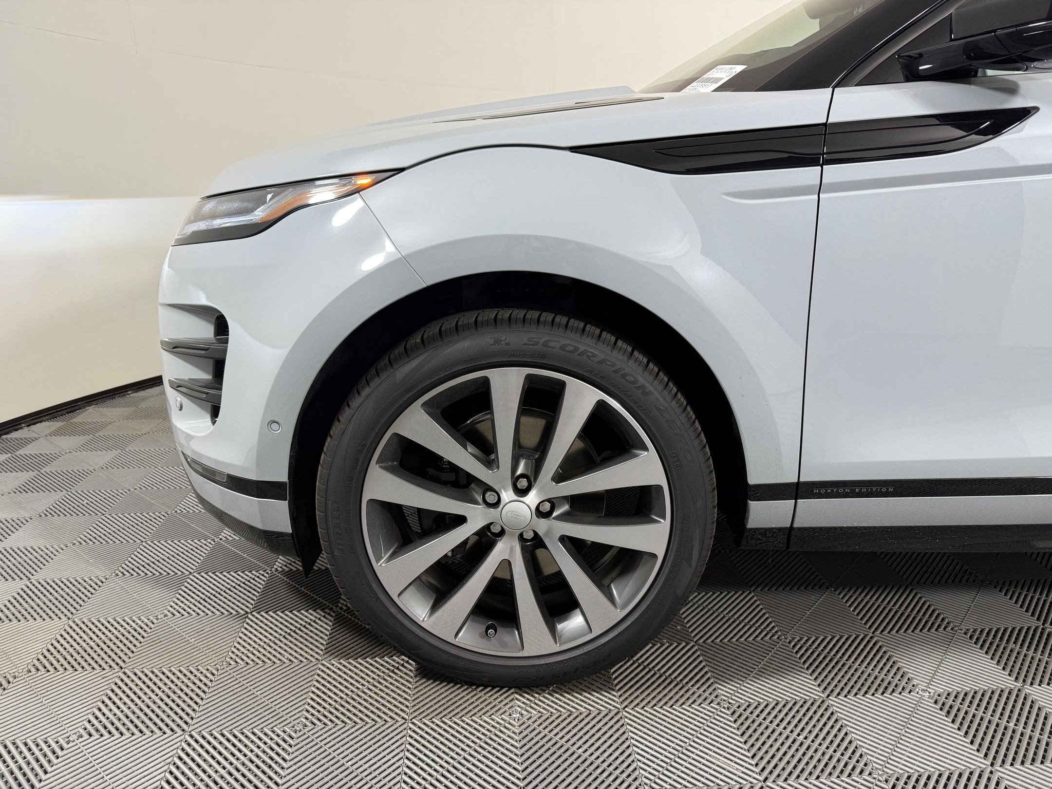 New 2026 Land Rover Range Rover Evoque Hoxton AWD/4WD image 13