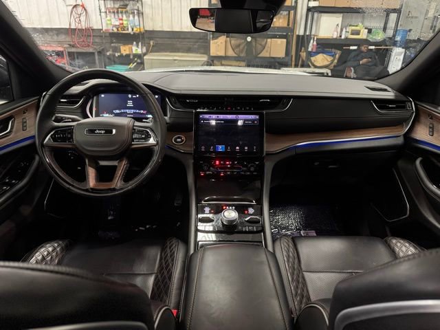 Used 2025 Jeep Grand Cherokee Summit image 23