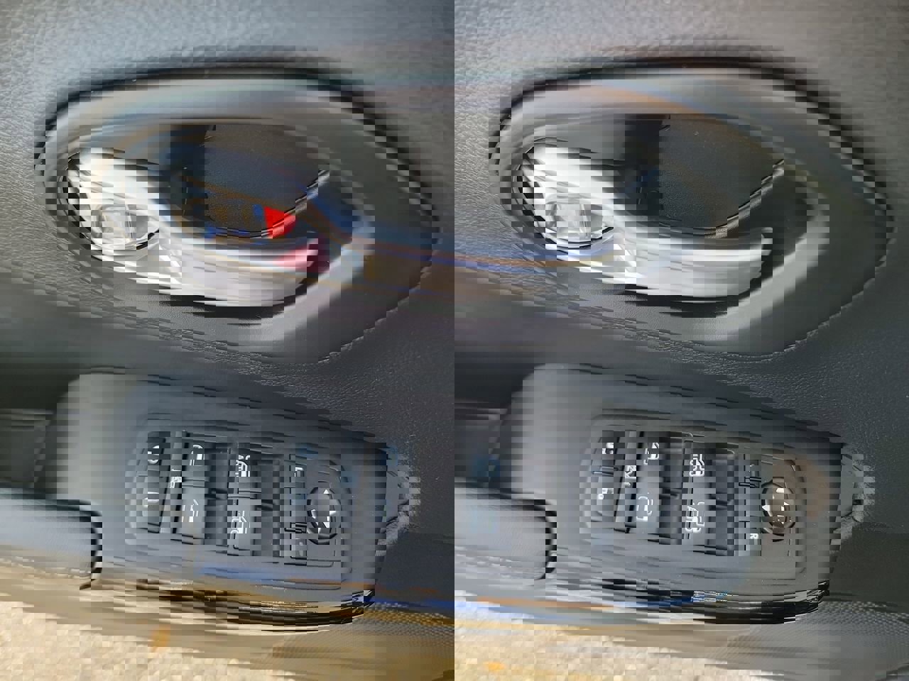 Used 2023 Jeep Cherokee Altitude Lux image 11