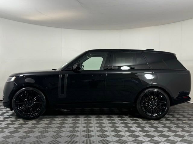 Certified 2026 Land Rover Range Rover SE image 3