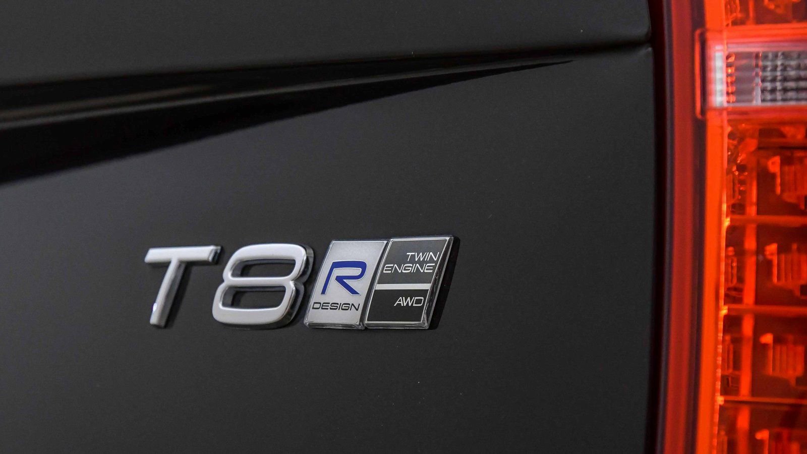 Used 2019 Volvo XC90 T8 R-Design w/ Advanced Package image 14