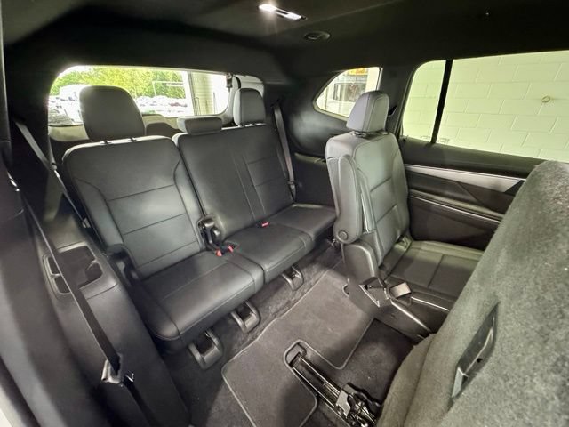 Used 2025 Buick Enclave Preferred FWD image 14