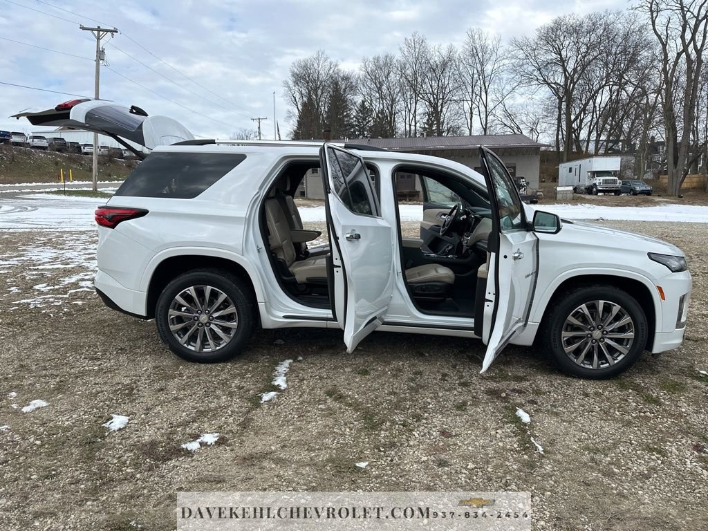 Used 2023 Chevrolet Traverse Premier image 30