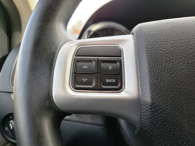 Used 2016 Dodge Grand Caravan SXT w/ Rear Park Assist Package FWD image 18