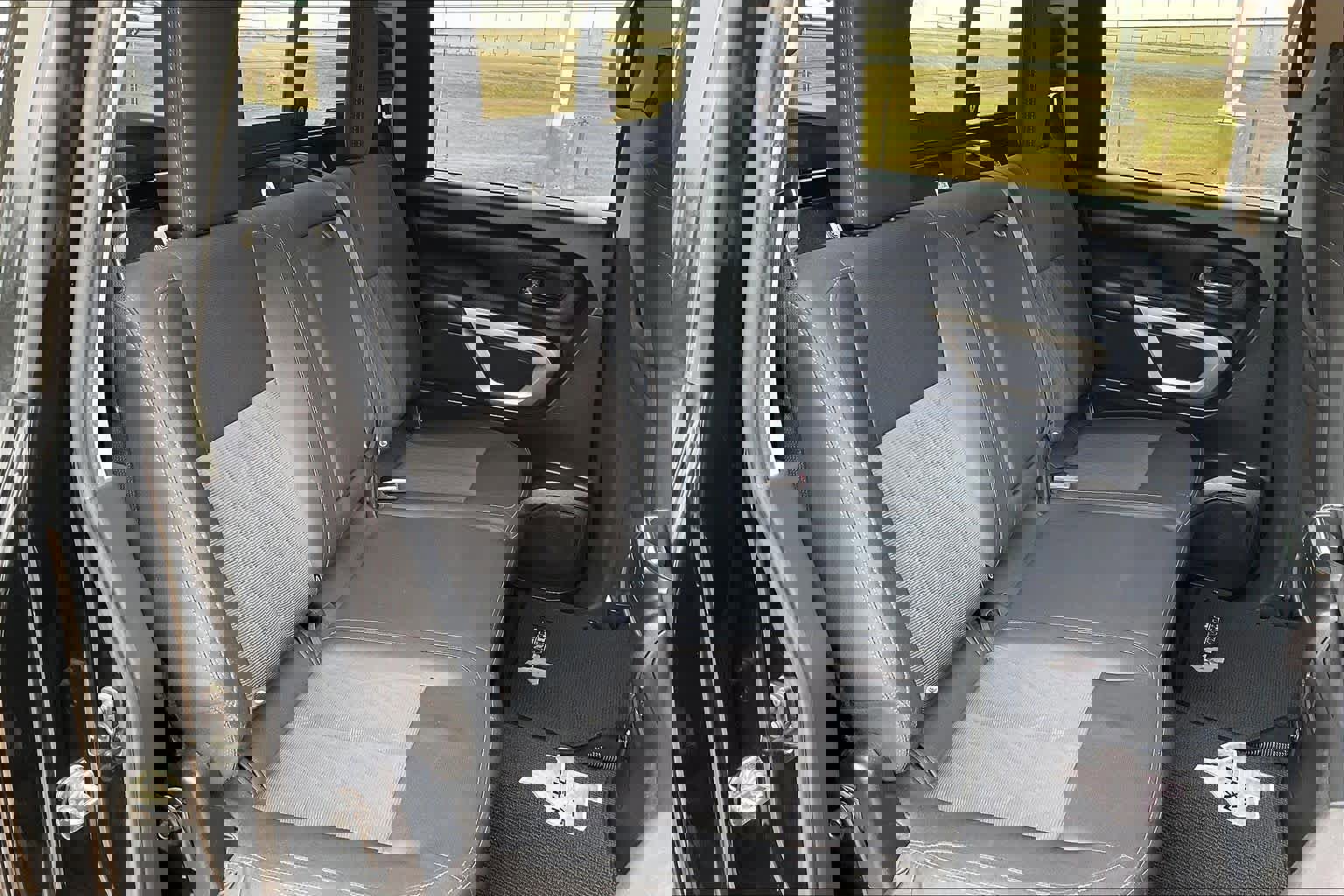 Used 2017 Nissan Titan SV image 17