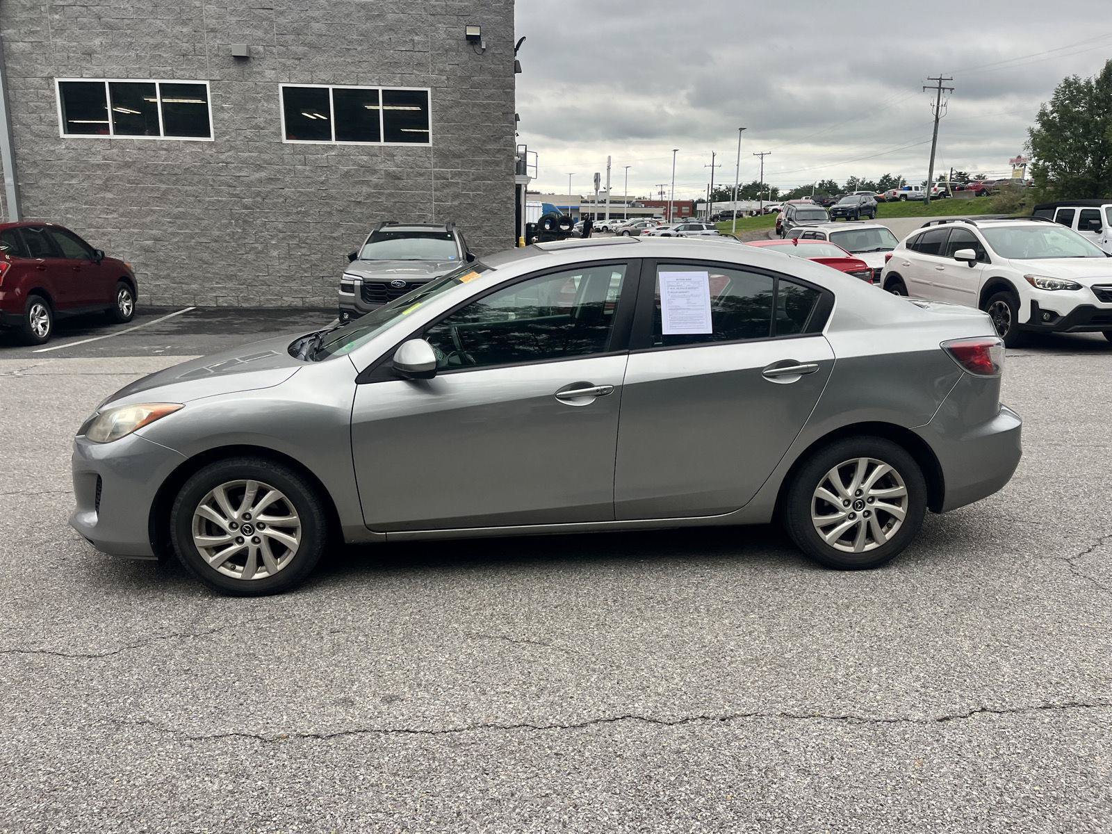 Used 2013 MAZDA MAZDA3 i Touring FWD image 4