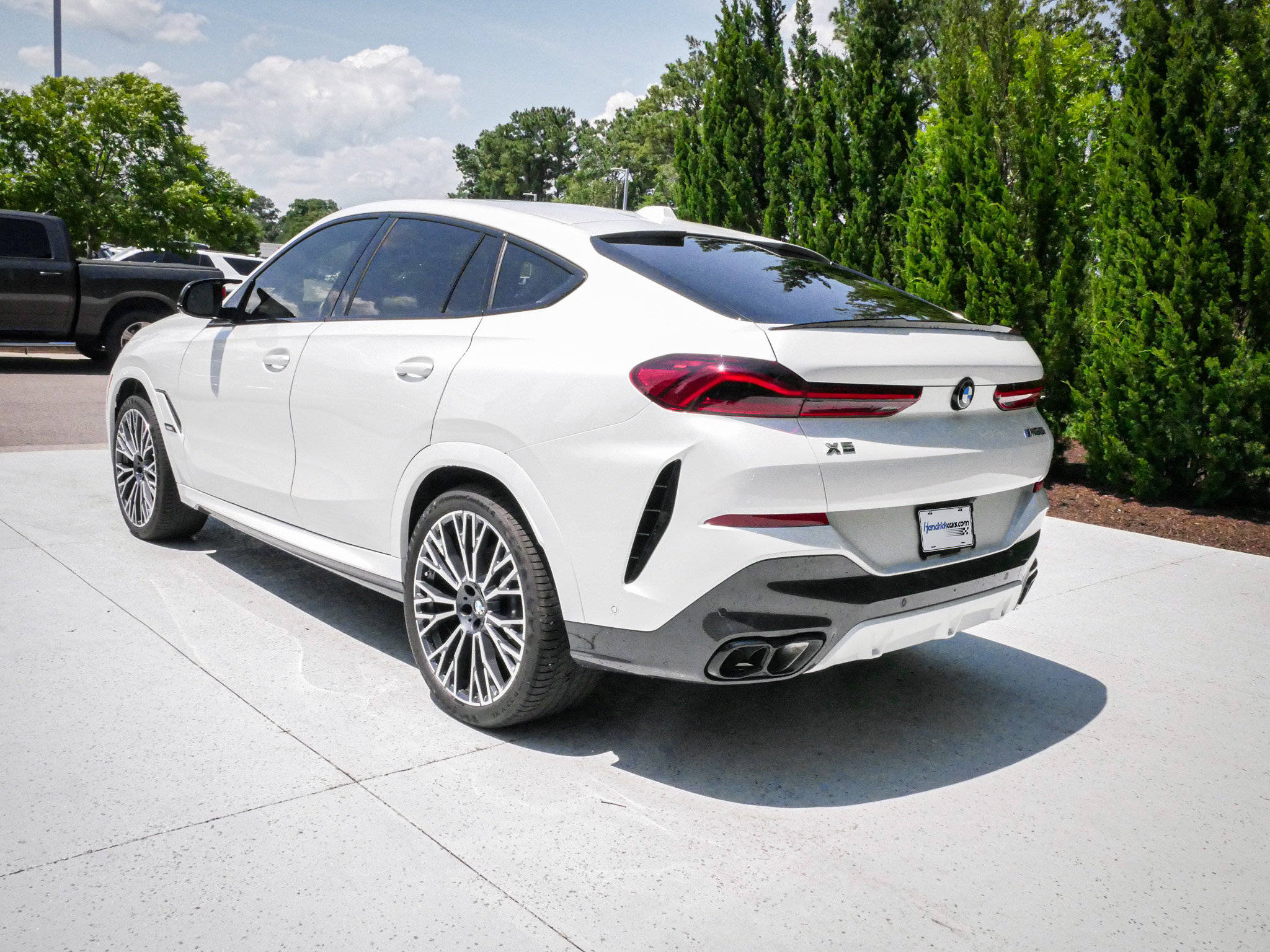 Used 2024 BMW X6 M60i AWD/4WD image 8