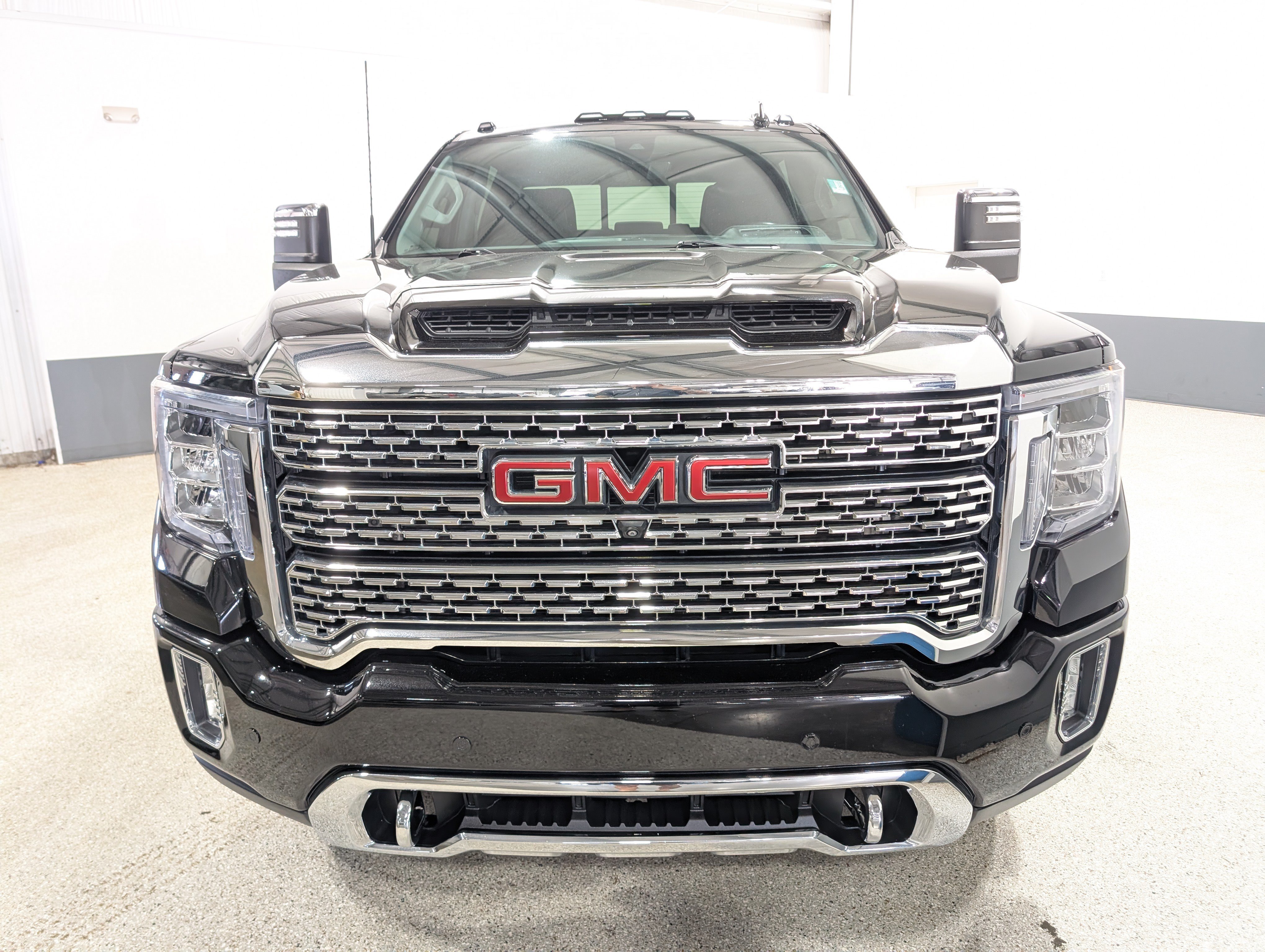 Used 2022 GMC Sierra 3500 Denali w/ Denali Ultimate Package AWD/4WD image 8