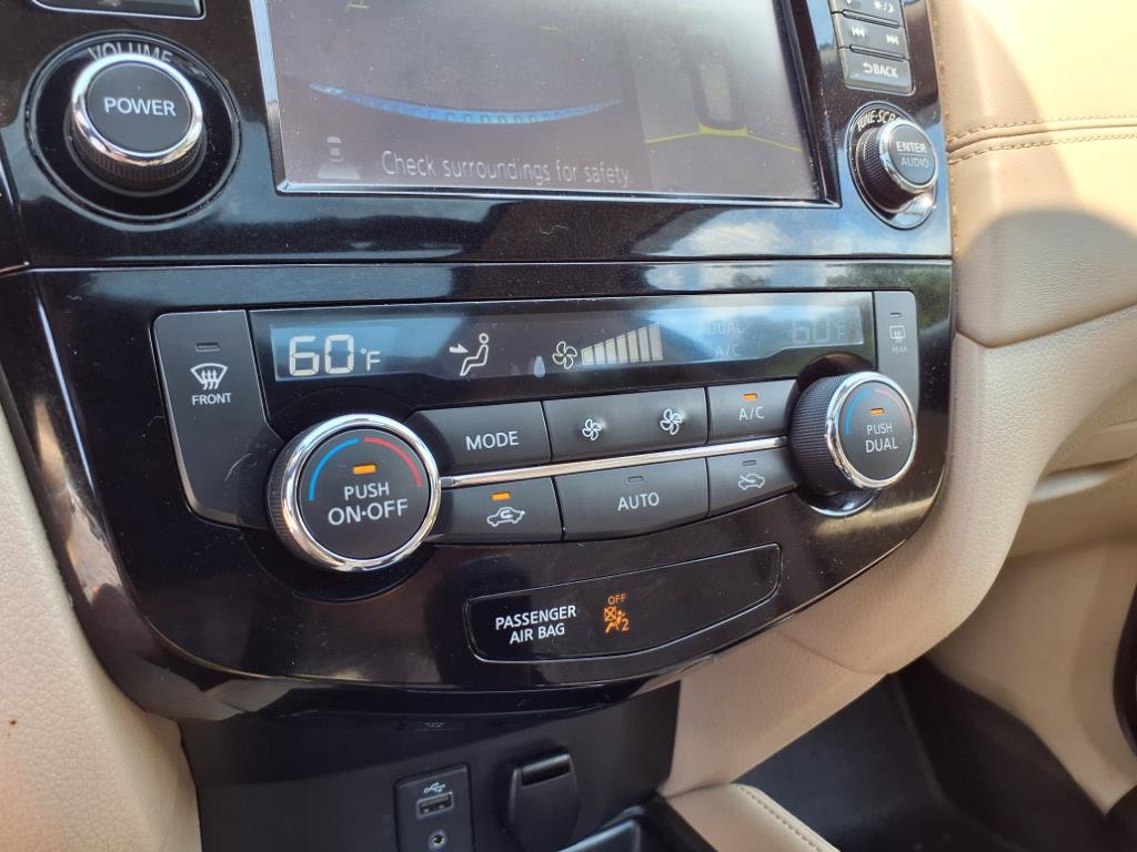 Used 2017 Nissan Rogue SL w/ SL Premium Package image 24