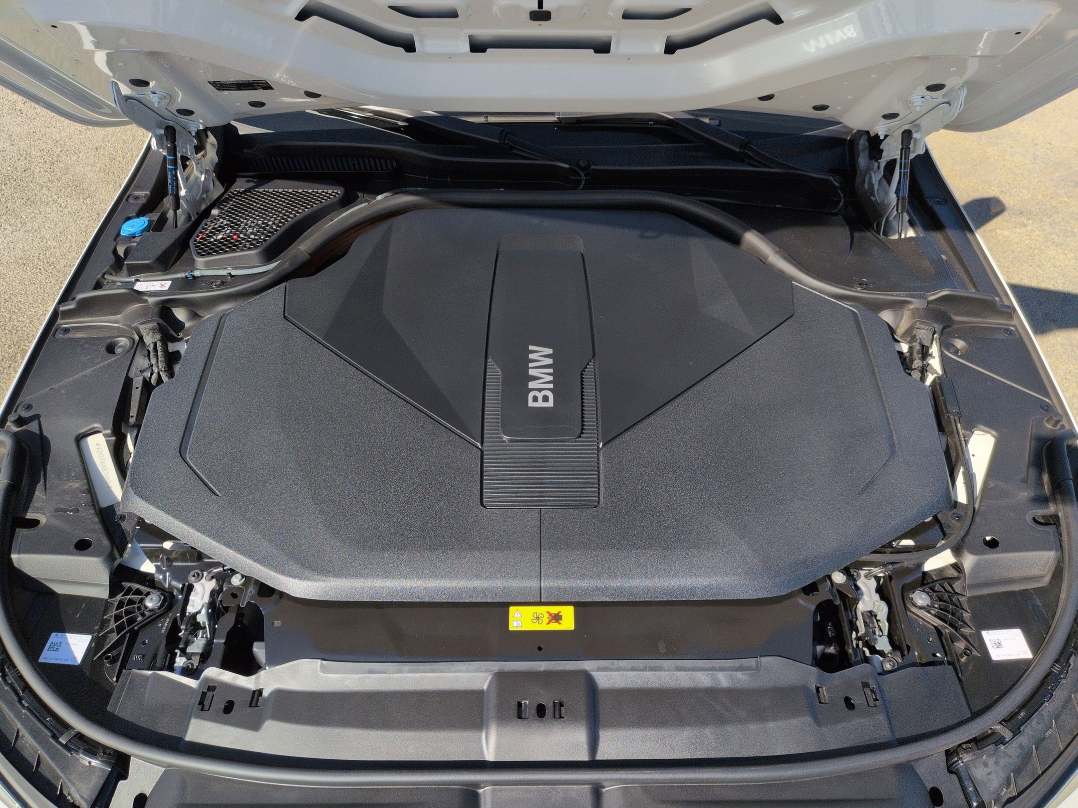 Used 2025 BMW i5 eDrive40i w/ Premium Package image 34