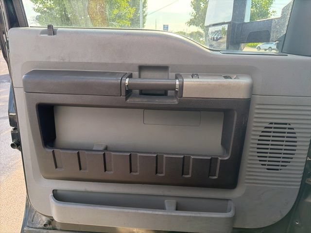 Used 2016 Ford F750 2WD Regular Cab Super Duty image 13