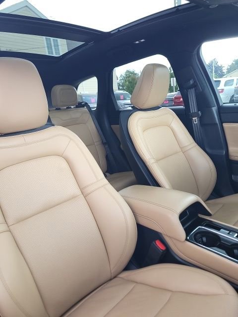 Used 2021 Lincoln Corsair Reserve w/ Equipment Group 201A image 17