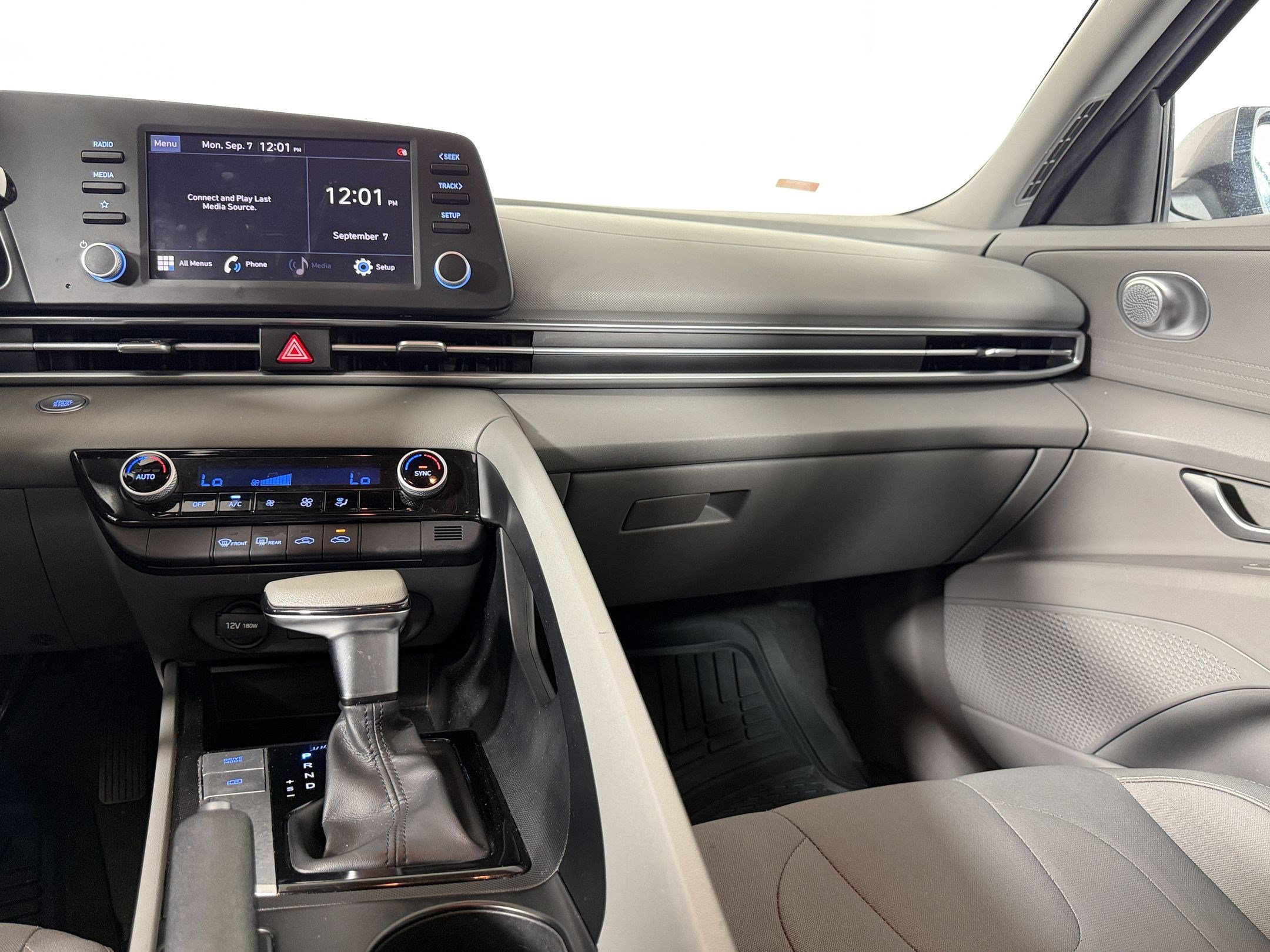 Used 2021 Hyundai Elantra SEL FWD image 17