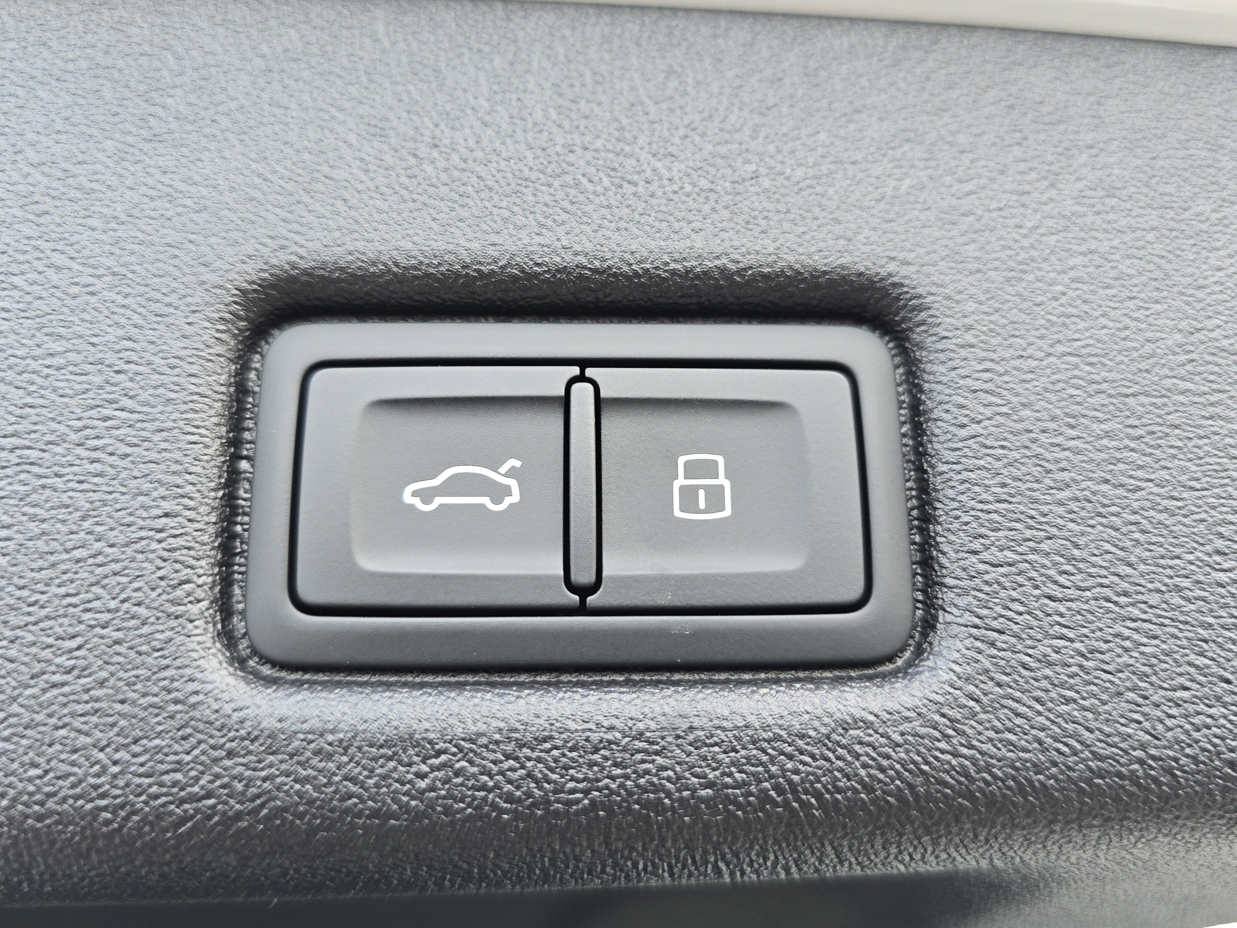 New 2025 Audi Q5 Premium Plus image 17