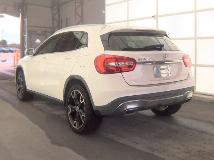 Used 2019 Mercedes-Benz GLA 250 w/ Premium Package image 4